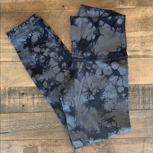 TieDye Lululemon 7/8 Leggings 🤍